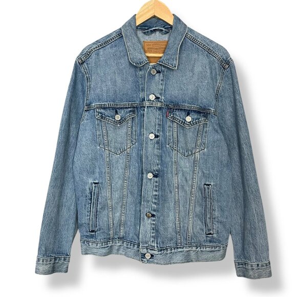 Levi's Jean Trucker Jacket Denim Men Size Large Replaced Button Blue Casual - Picture 1 of 15